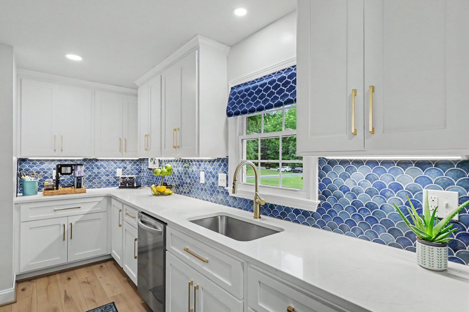 LG appliances and gas cooktop at 1070 Legion Club Road Salisbury NC